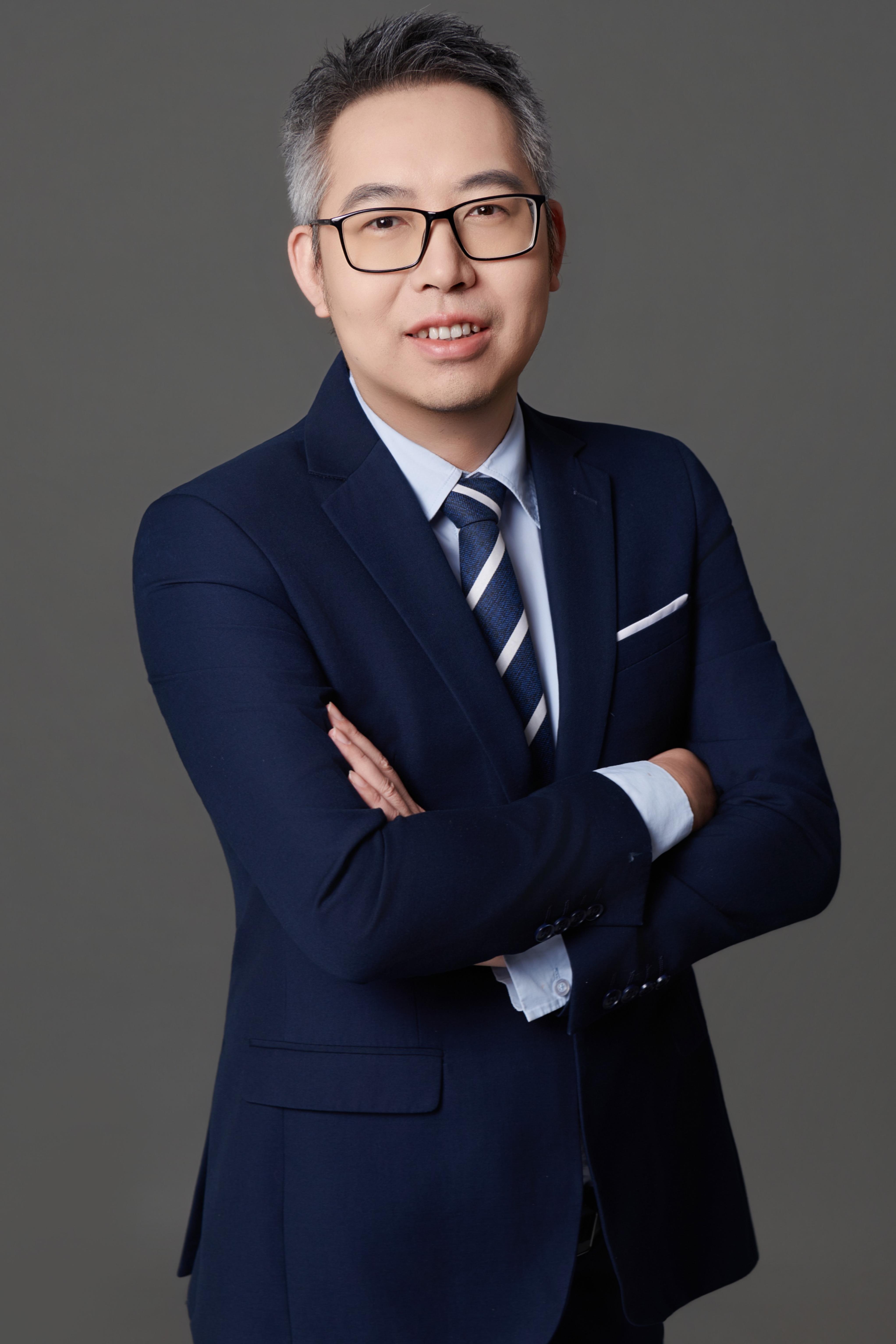 陈  林